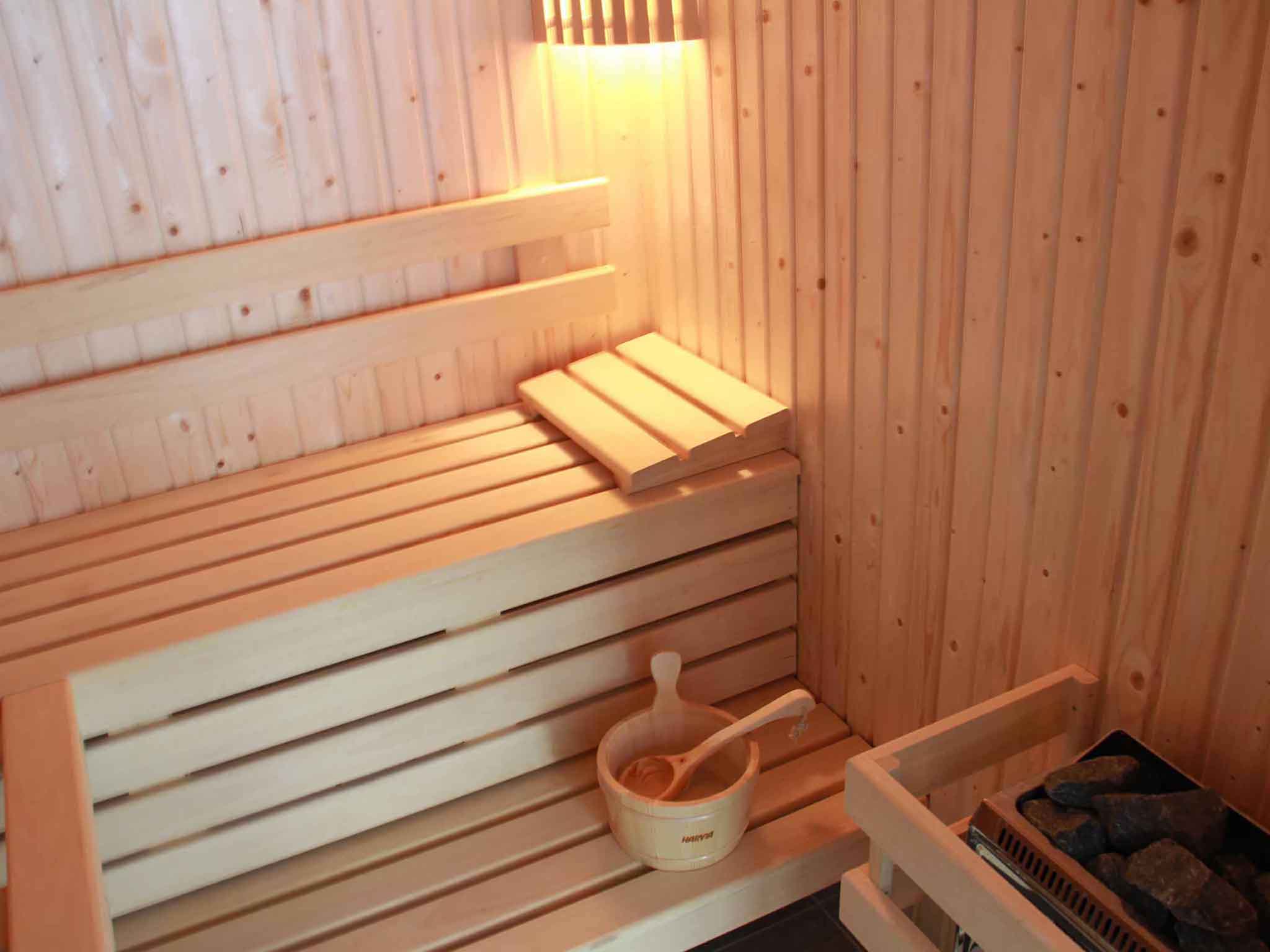 Espace détente du Spa Les Bains Romains avec jacuzzi et hammam